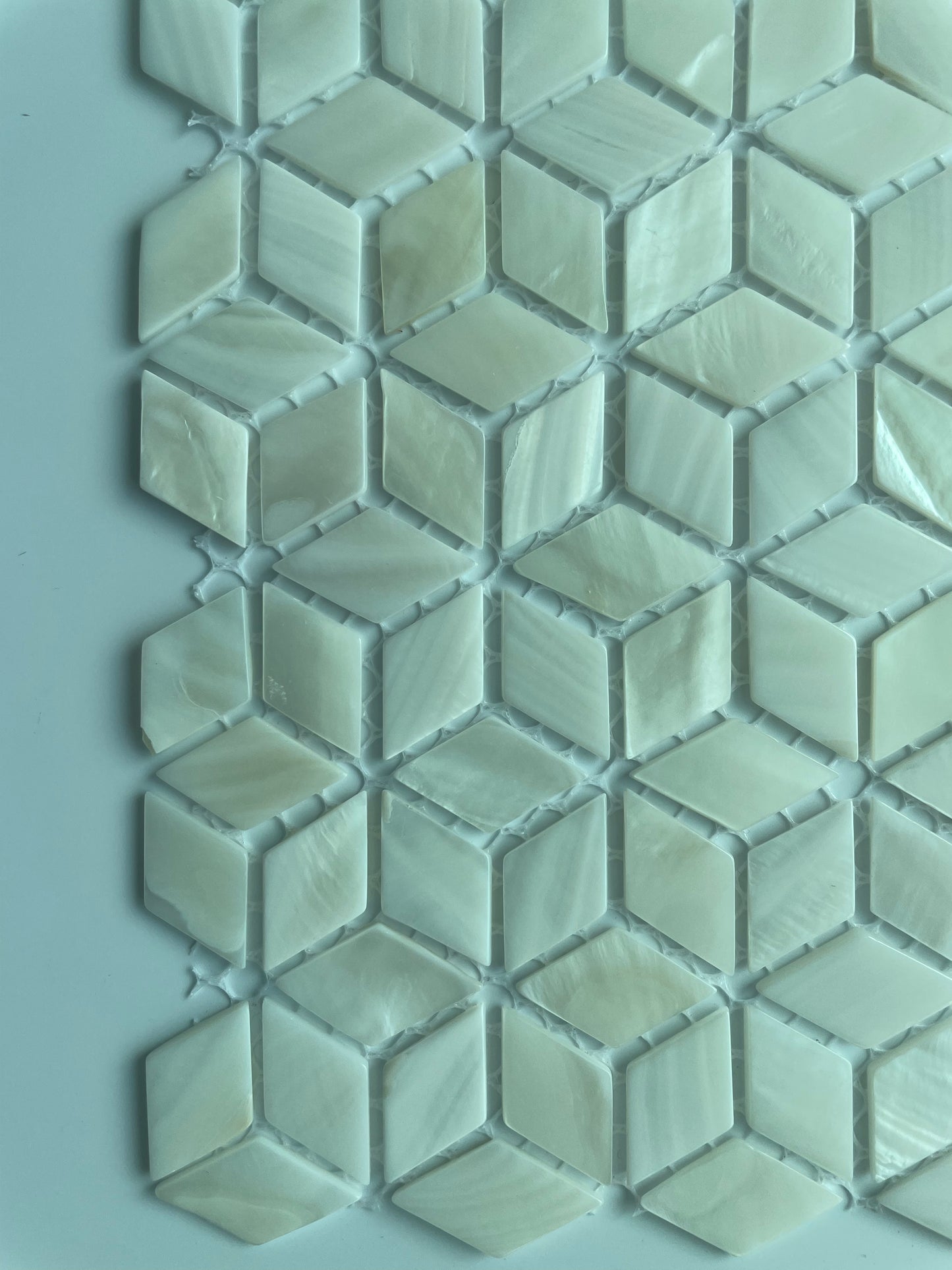 White Mini Diamond Mother of Pearl Mosaic Tile for Bathroom Kitchen and Shower Wall Tile