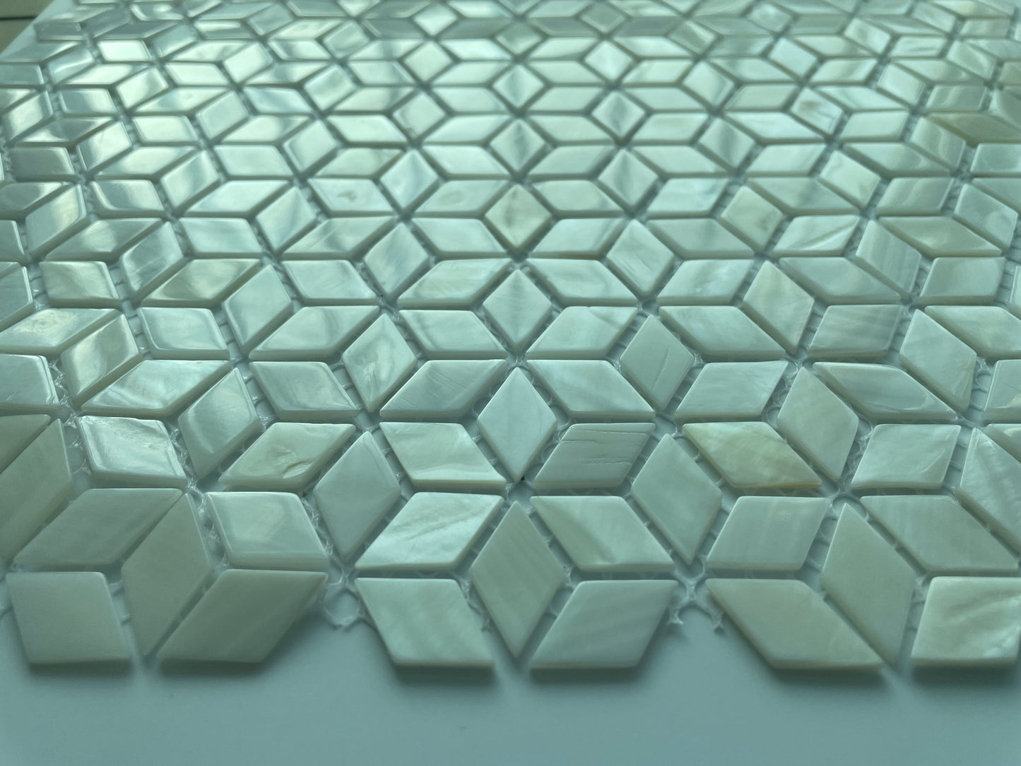 White Mini Diamond Mother of Pearl Mosaic Tile for Bathroom Kitchen and Shower Wall Tile
