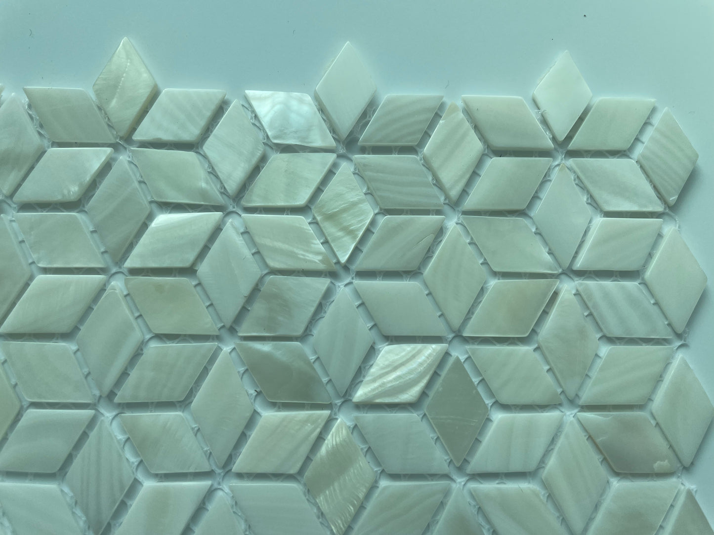 White Mini Diamond Mother of Pearl Mosaic Tile for Bathroom Kitchen and Shower Wall Tile