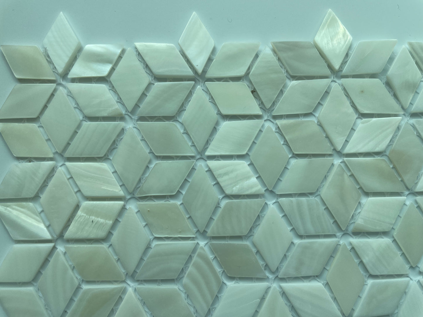 White Mini Diamond Mother of Pearl Mosaic Tile for Bathroom Kitchen and Shower Wall Tile