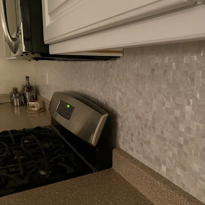 White Seamless Square Mother of Pearl Mosaic Tile for Bathroom Kitchen and Shower Wall Tile