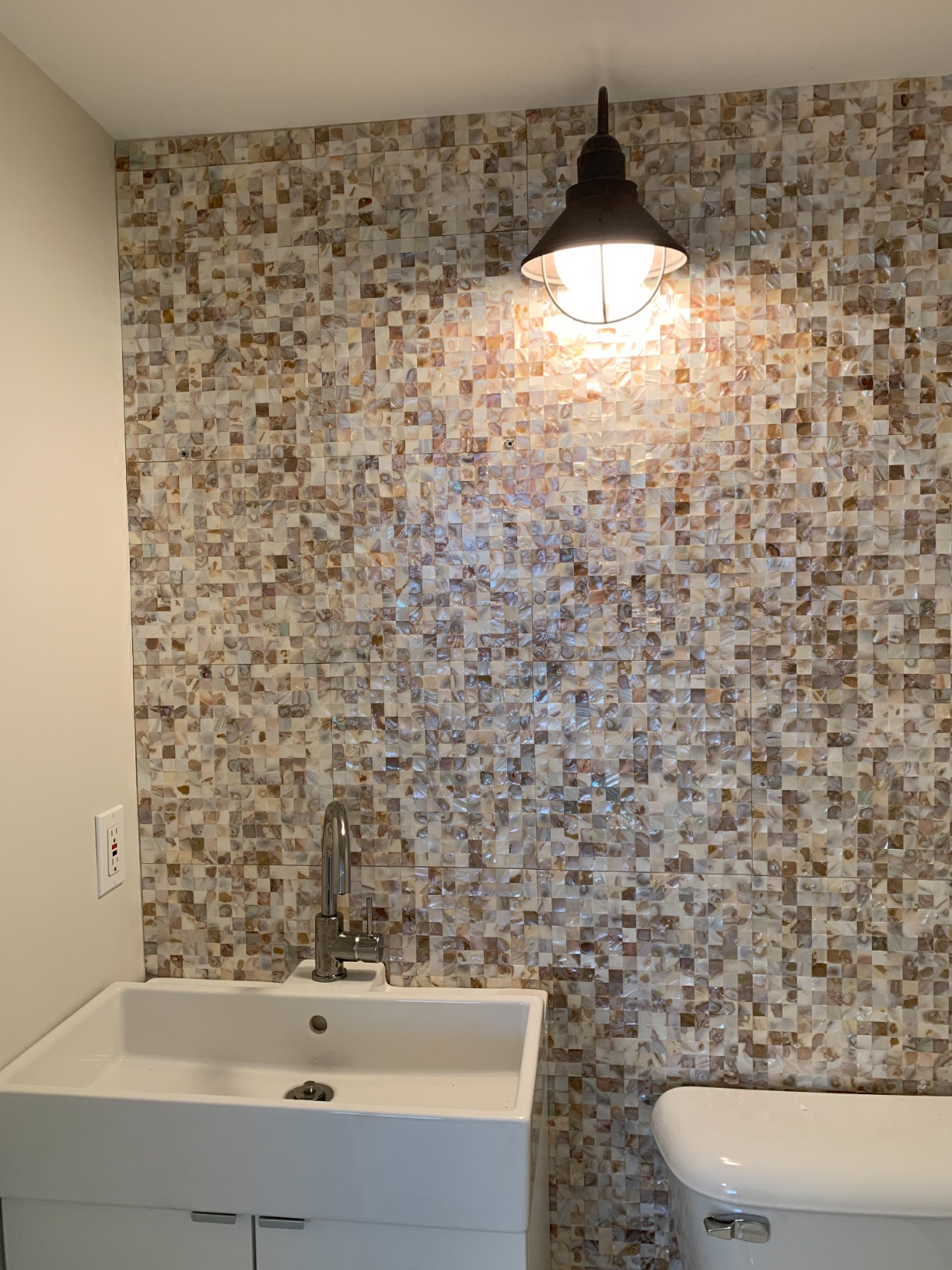 Iridescent Square Seamless Mother of Pearl Mosaic Tile for Bathroom Kitchen and Shower Wall Tile