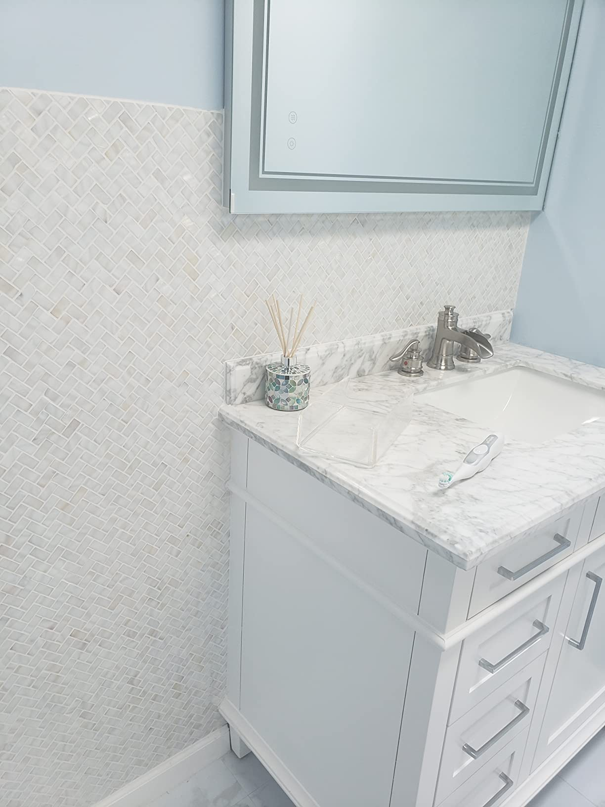White Herringbone Mother of Pearl Mosaic Tile For Bathroom Kitchen and Shower Wall Tile
