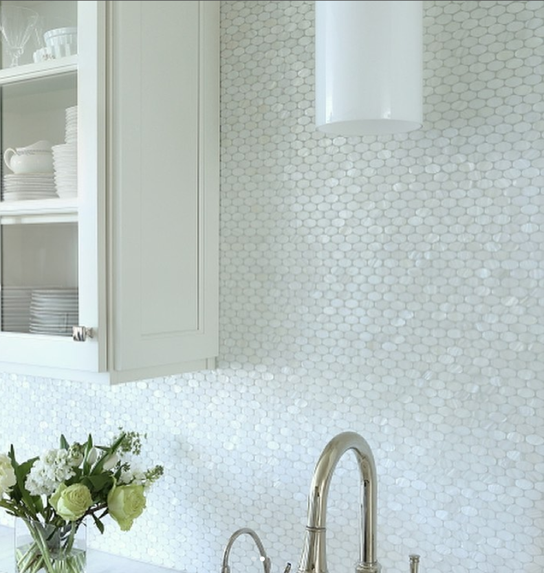 White Oval Mother of Pearl Mosaic Tile for Bathroom Kitchen and Shower Wall Tile