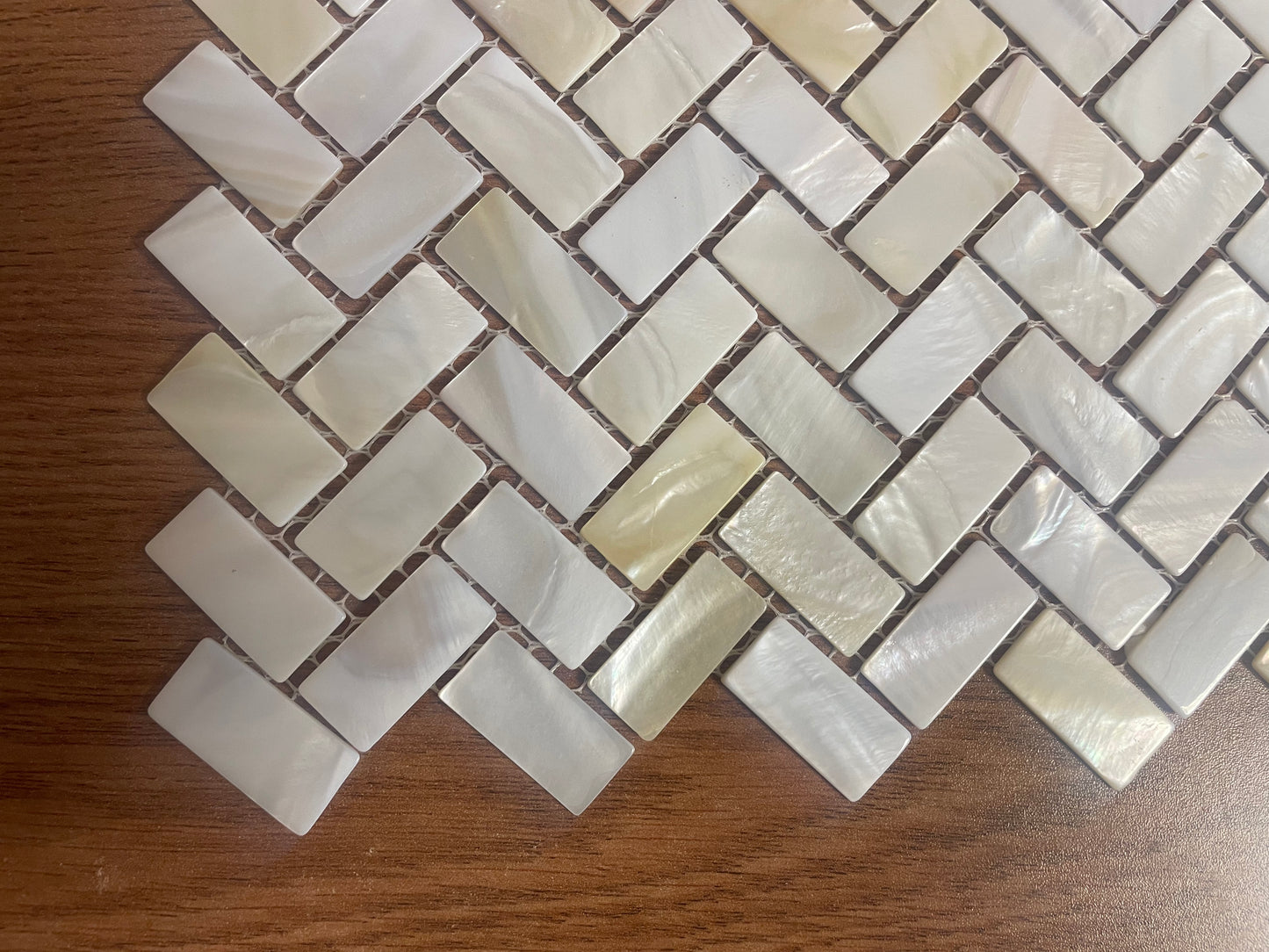 Natural Herringbone Mother of Pearl Mosaic Tile for Bathroom Kitchen and Shower Wall Tile