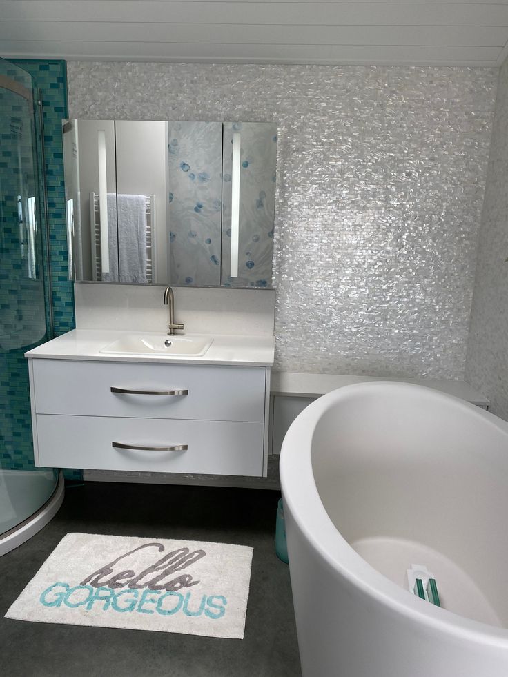 White Brick Groutless Mother of Pearl Mosaic Tile for Bathroom Kitchen and Shower Wall Tile