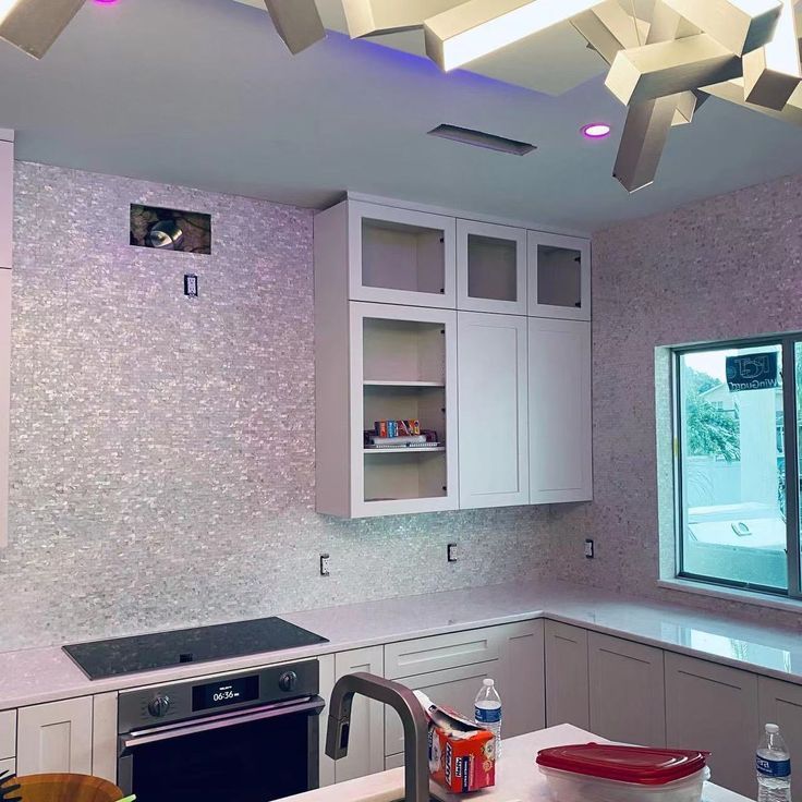 White Brick Groutless Mother of Pearl Mosaic Tile for Bathroom Kitchen and Shower Wall Tile