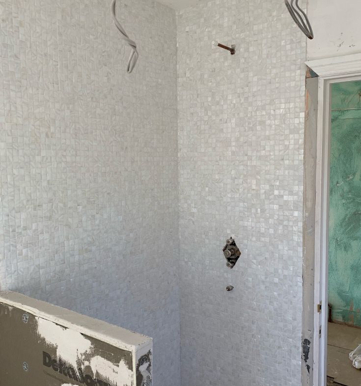 White Square Mother of Pearl Mosaic Tile for Bathroom Kitchen and Shower Wall Tile