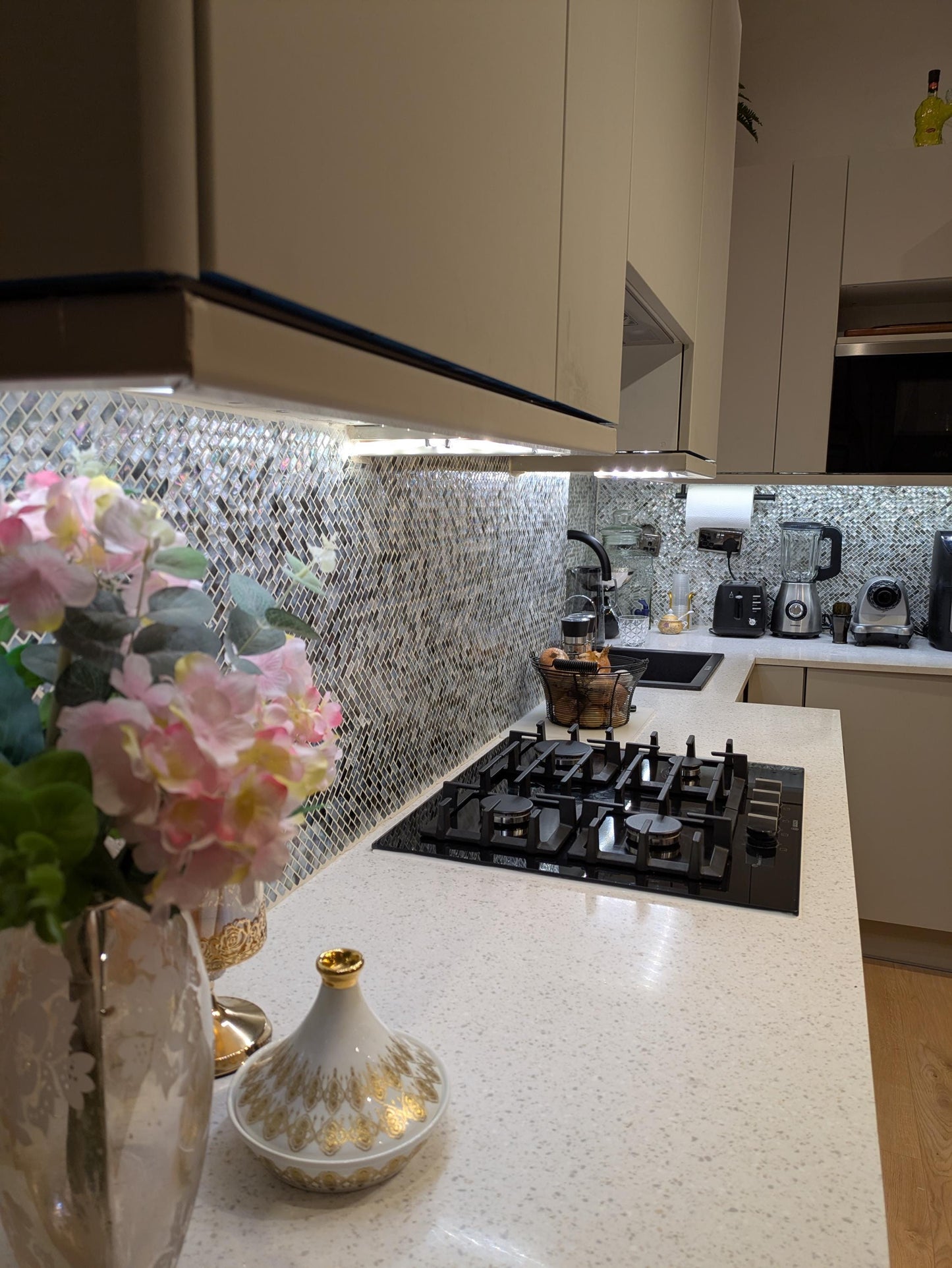 Black Herringbone Mother of Pearl Mosaic Seashell Tile for Bathroom Kitchen and Shower Wall Tile