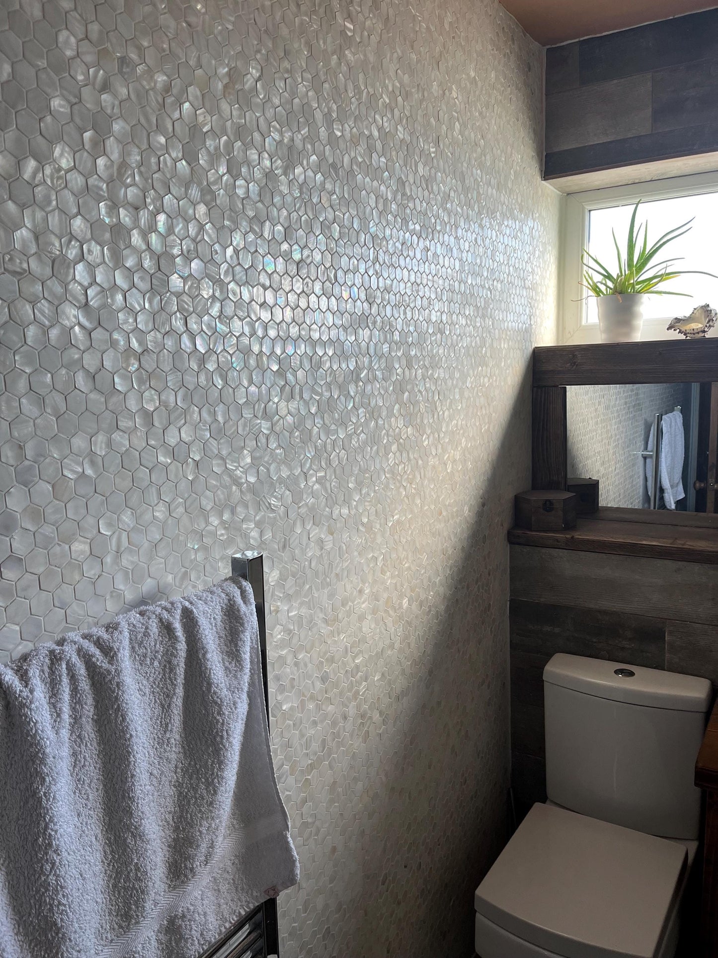 White Hexagon Mother of Pearl Mosaic Tile for Bathroom Kitchen and Shower Wall Tile