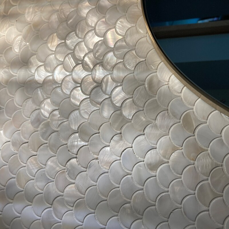 White Fish Scale Mother of Pearl Mosaic Tile for Bathroom Kitchen Shower Wall Tile